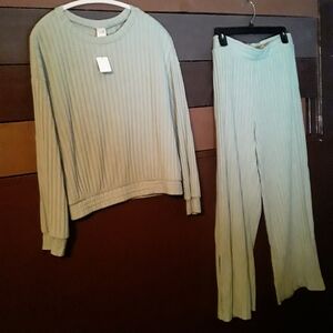 NWOT Medium 8-10 Secret Treasures Sage Green Ribbed Warm Long Sleeve Pajama set